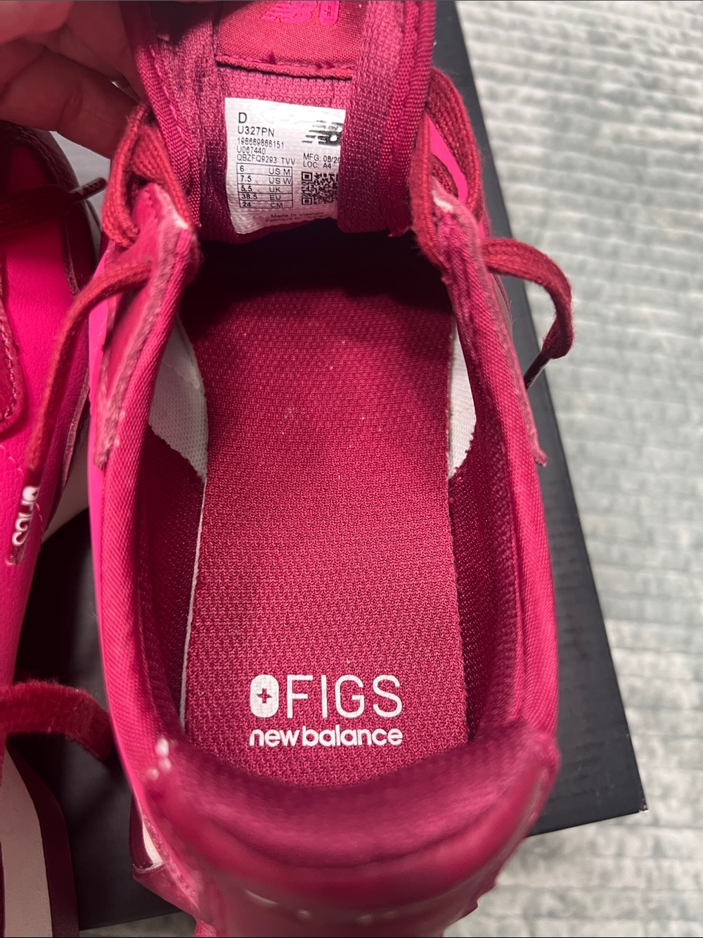 Figs New Balance 327 Sneakers - Picture 12 of 15